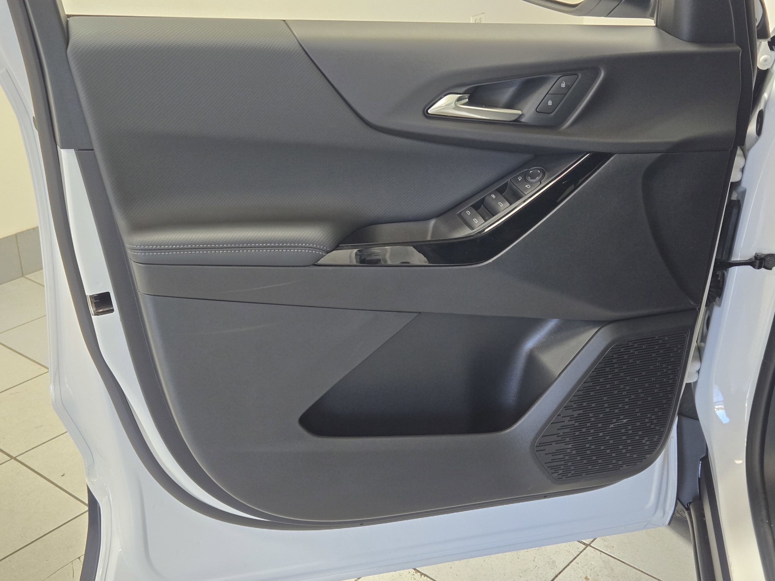 2026 Chevrolet Equinox LT - Photo 18