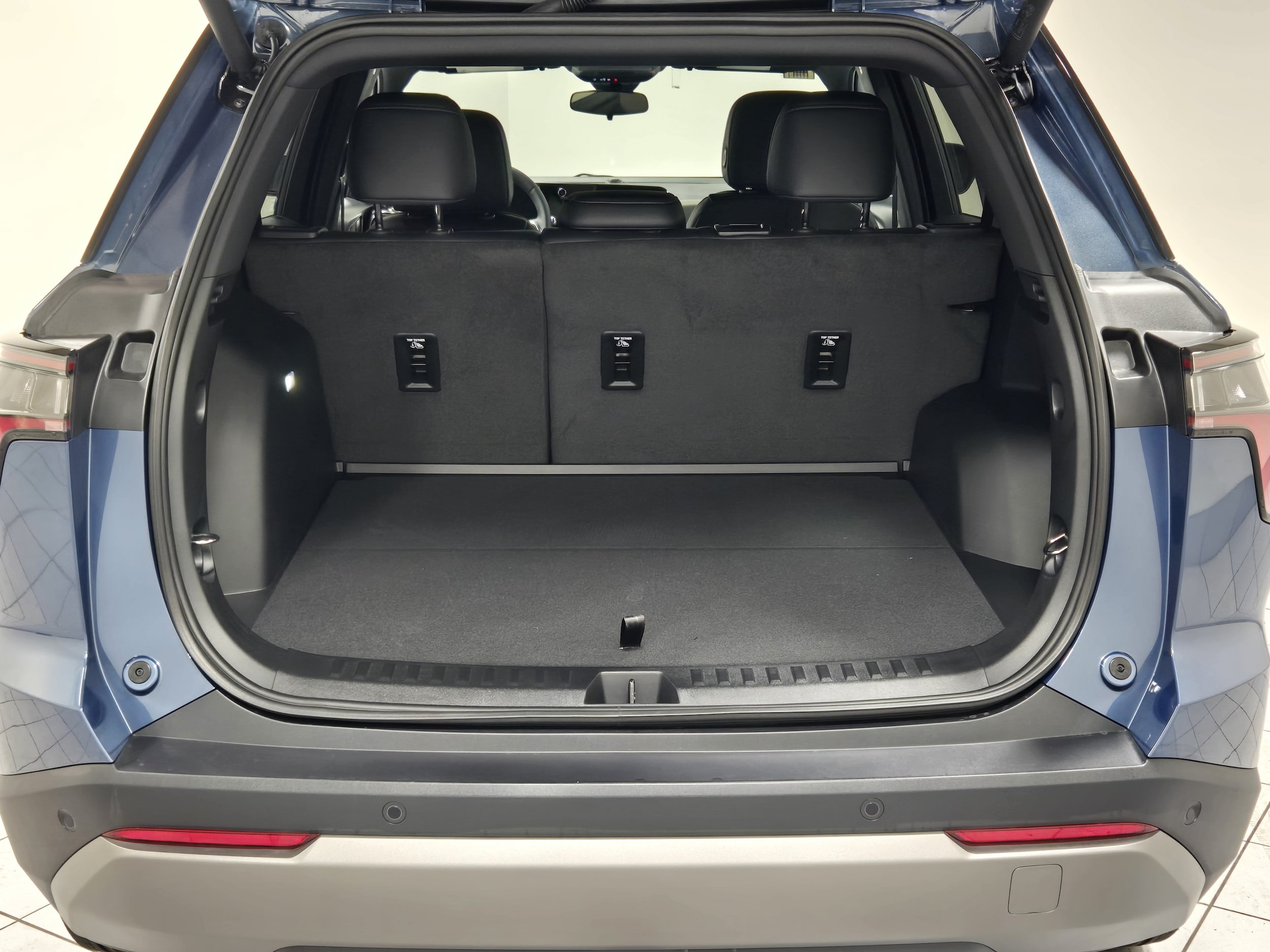 2027 Chevrolet Equinox LT - Photo 12