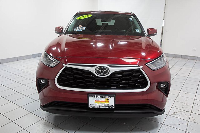 2020 Toyota Highlander LE photo 2