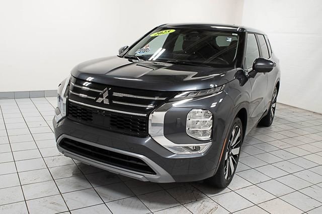 2025 Mitsubishi Outlander SE S-AWC's photo