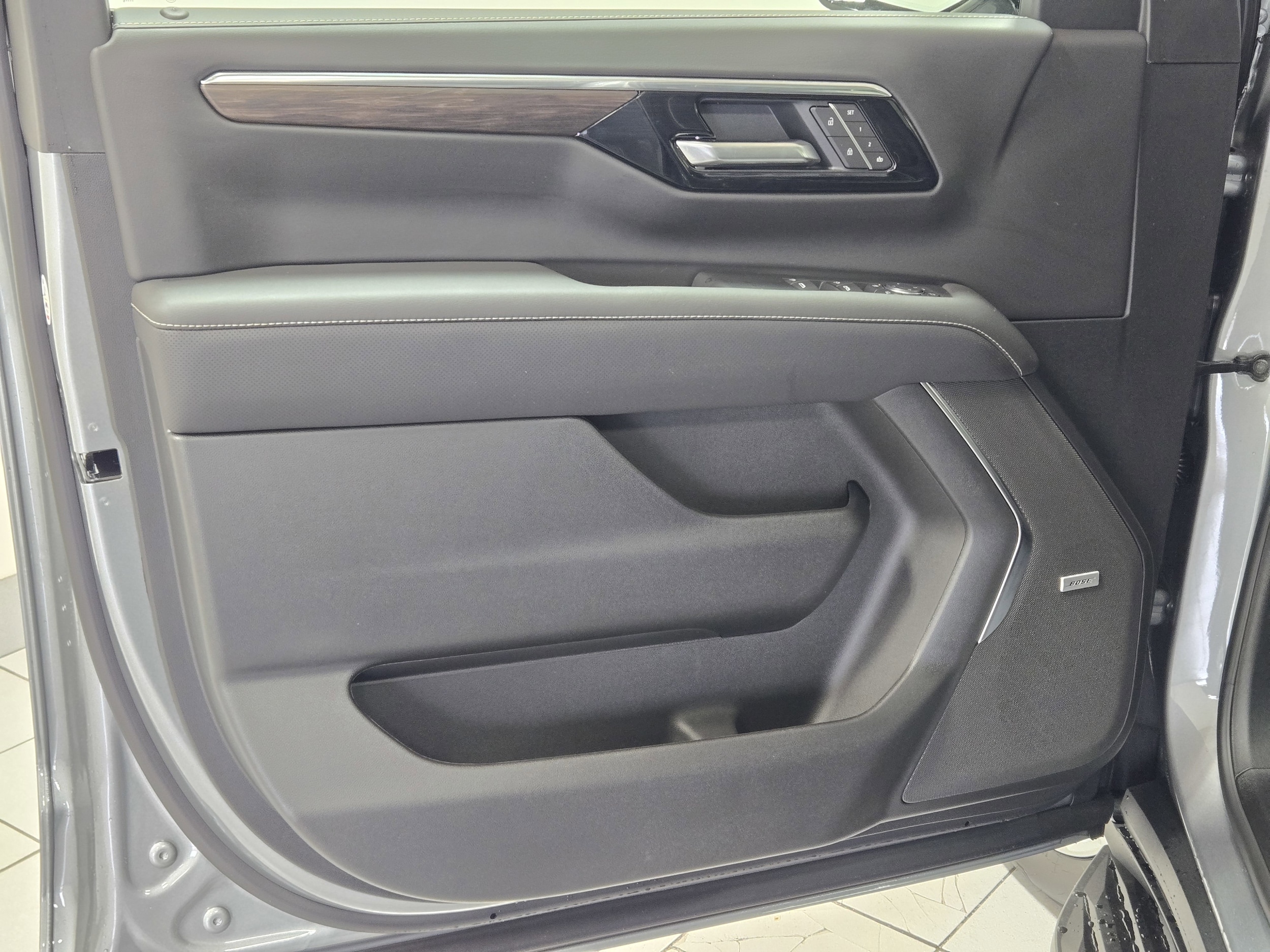 2026 Chevrolet Suburban Premier - Photo 22