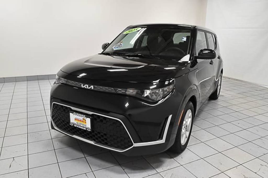 Used 2025 Kia Soul LX Hatchback