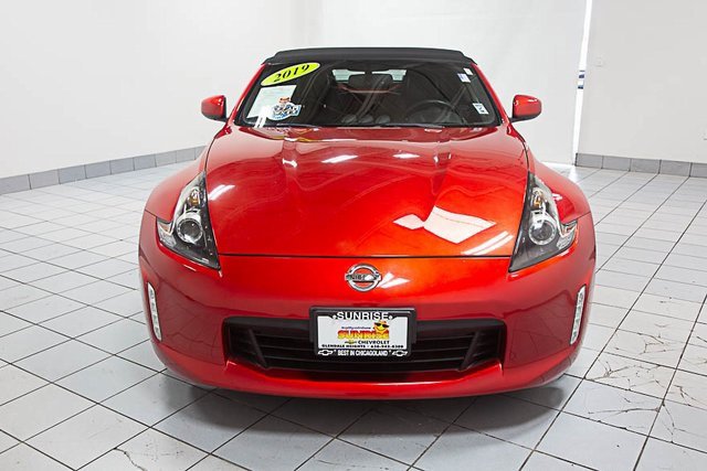 2019 Nissan 370Z Touring photo 2