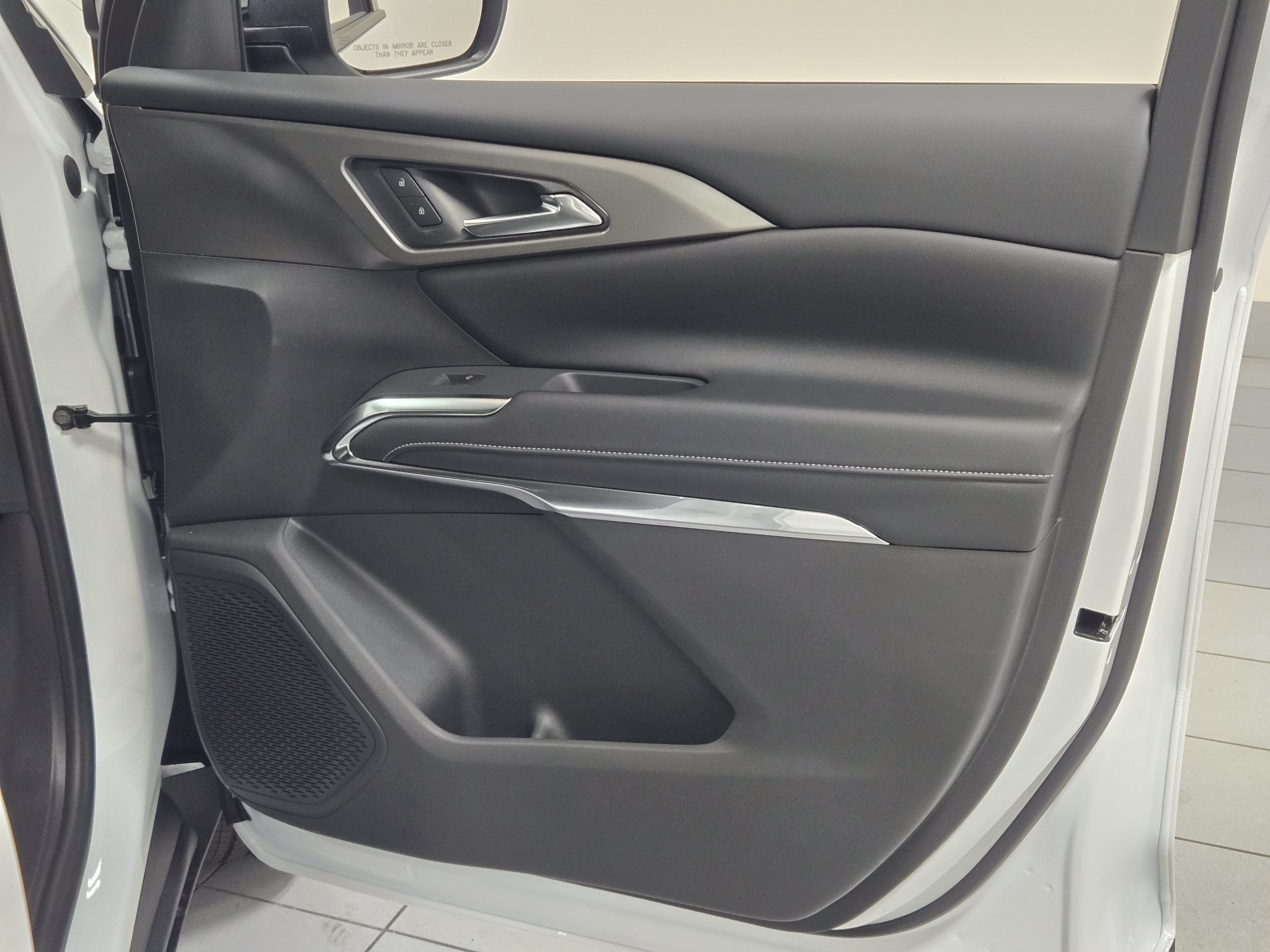2027 Chevrolet Traverse LT - Photo 5