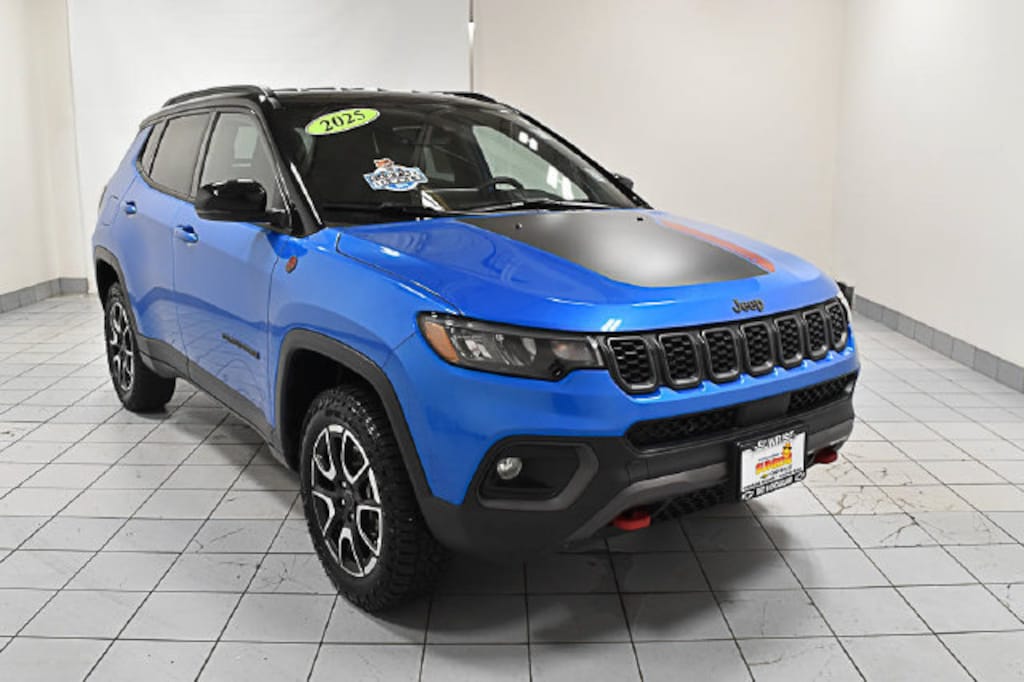Used 2025 Jeep Compass Trailhawk 4x4 SUV