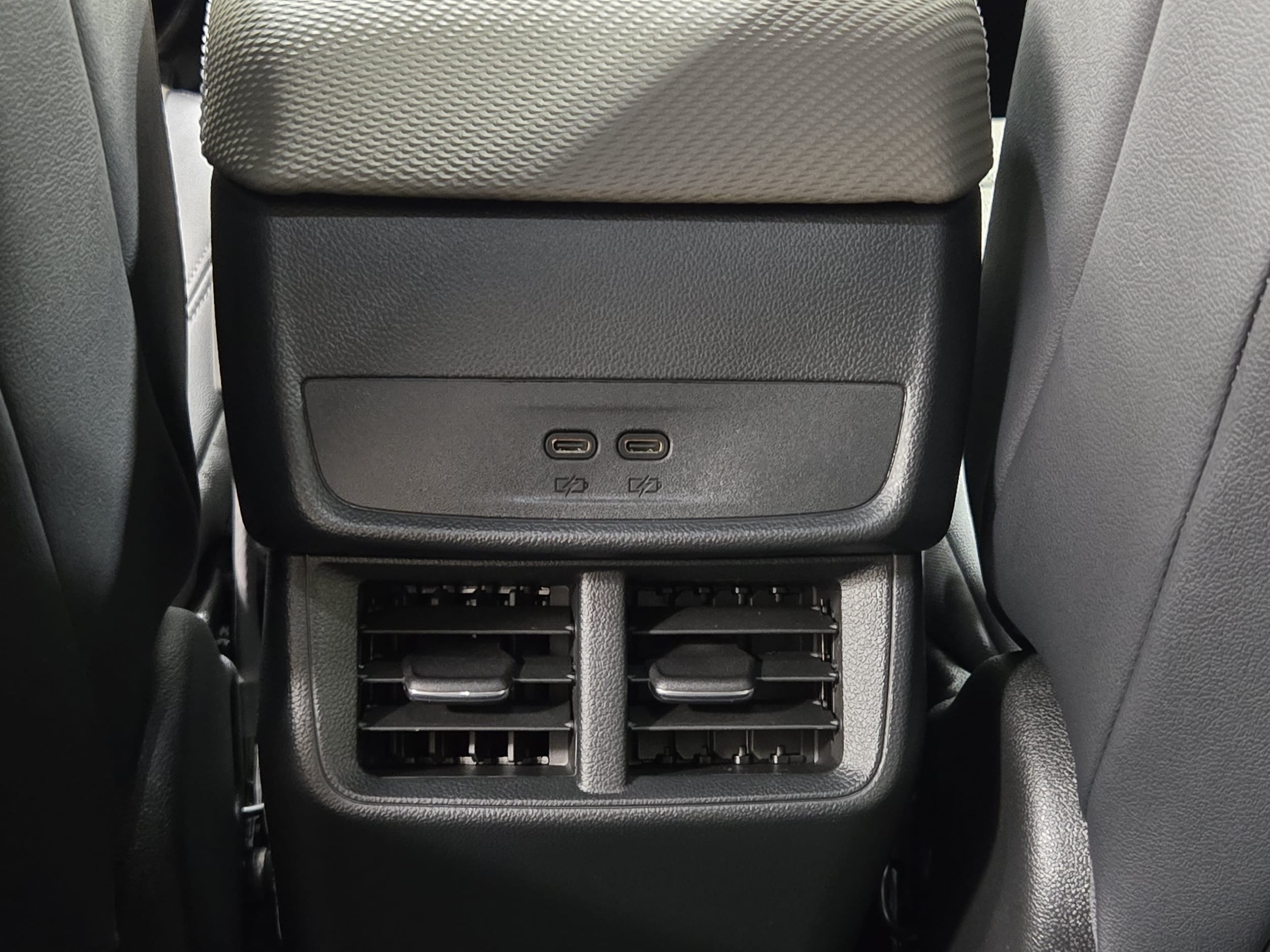 2027 Chevrolet Equinox LT - Photo 17