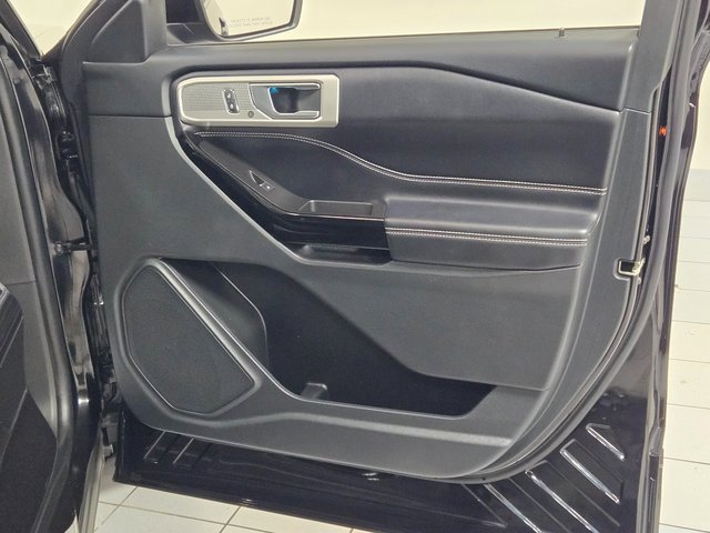 2022 Ford Explorer ST photo 2