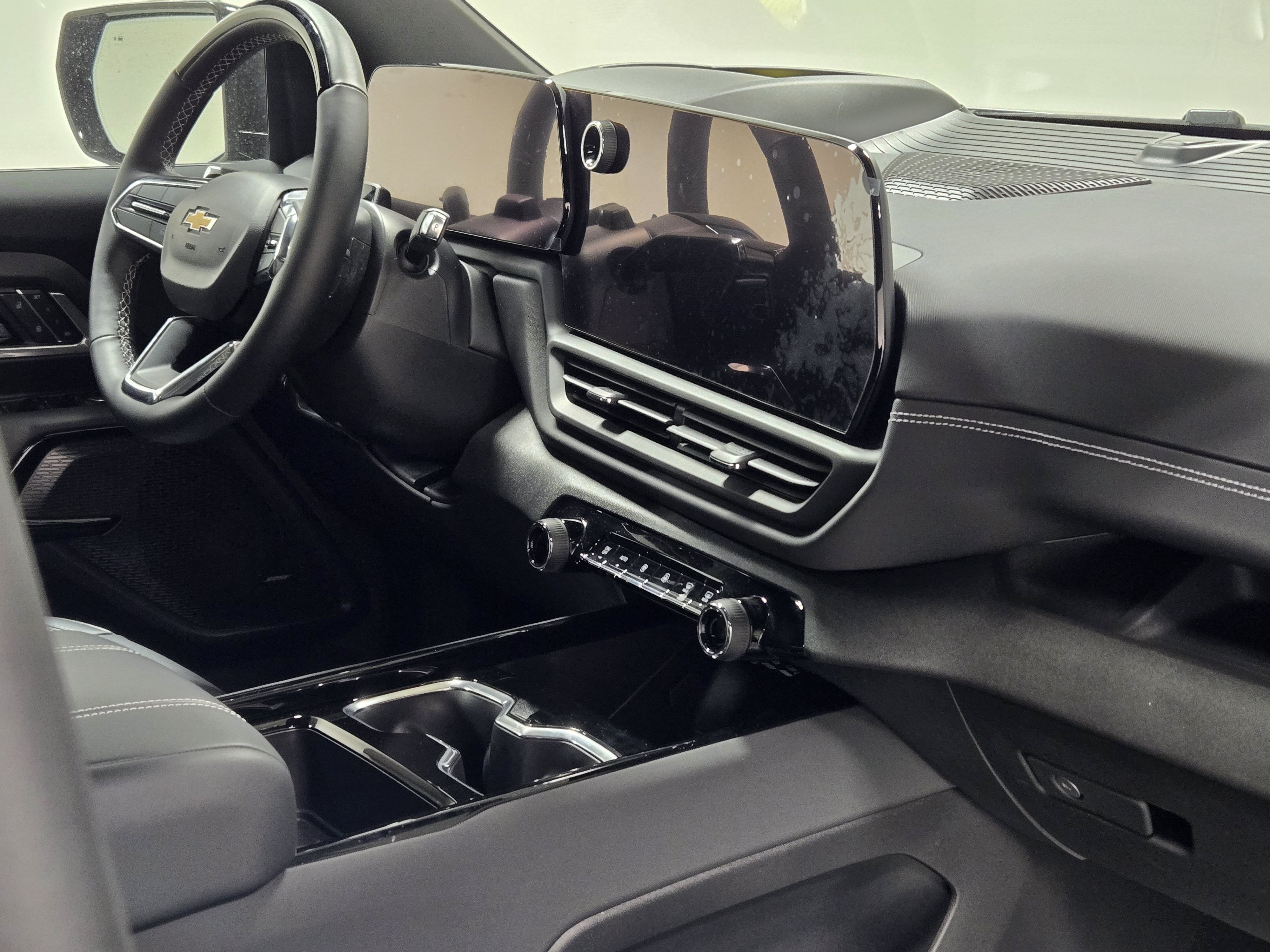 2026 Chevrolet Silverado EV LT - Photo 8
