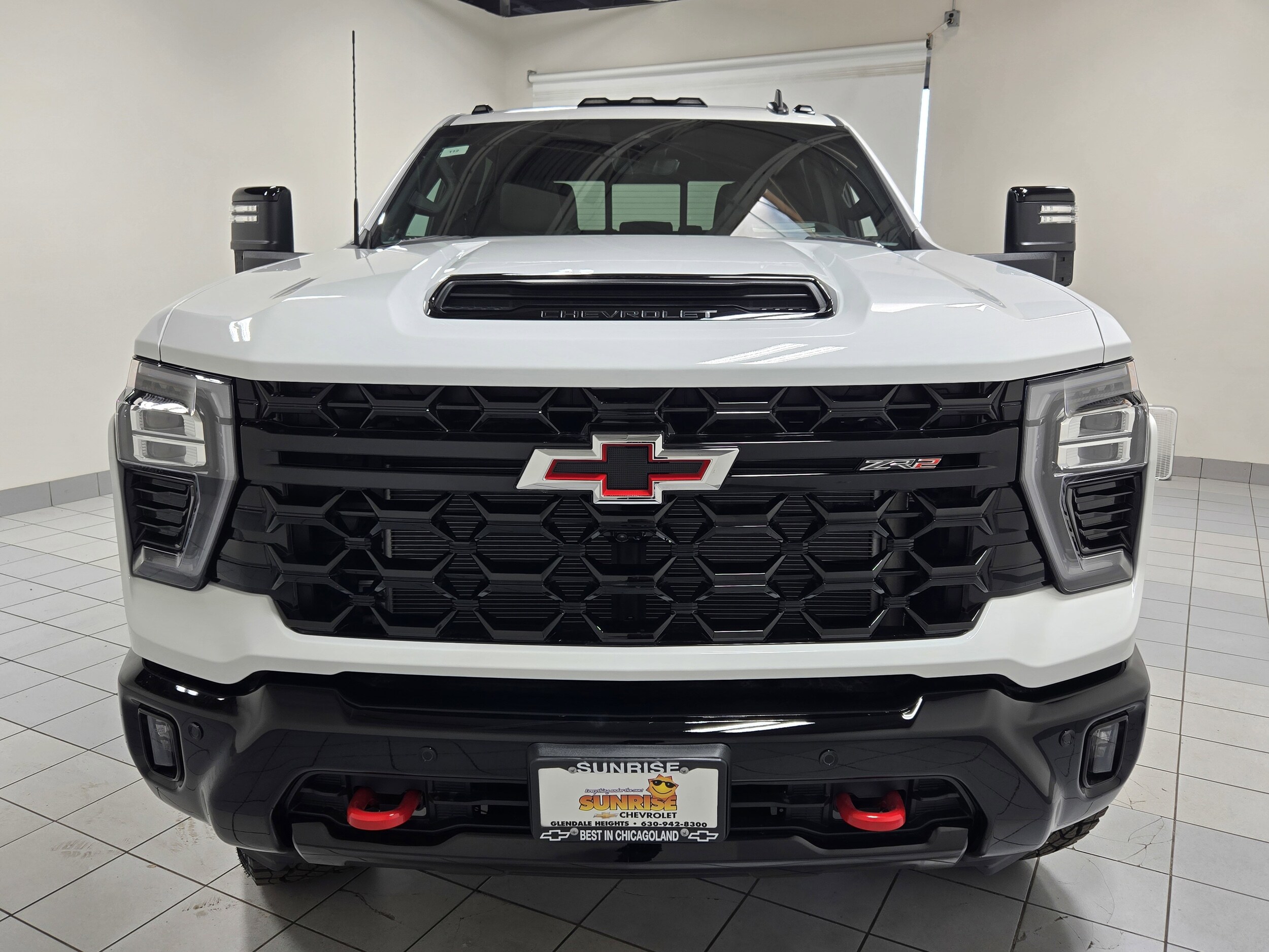 2025 Chevrolet Silverado 2500HD ZR2 photo 2