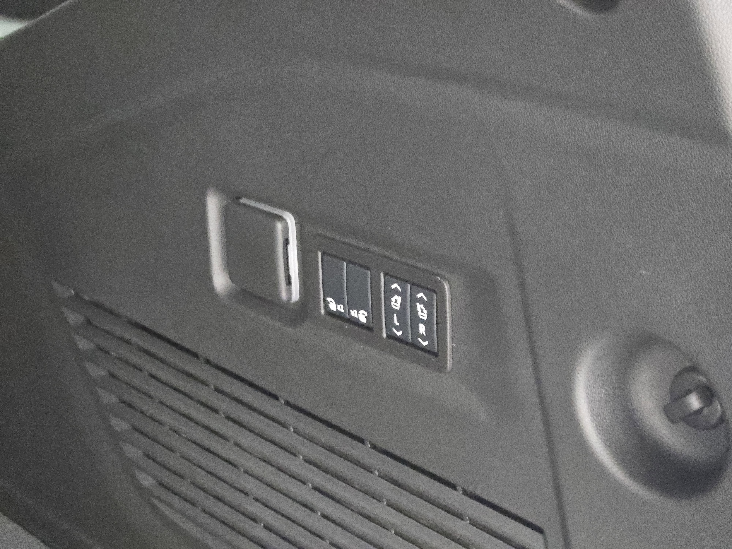 2026 Chevrolet Suburban Premier - Photo 15