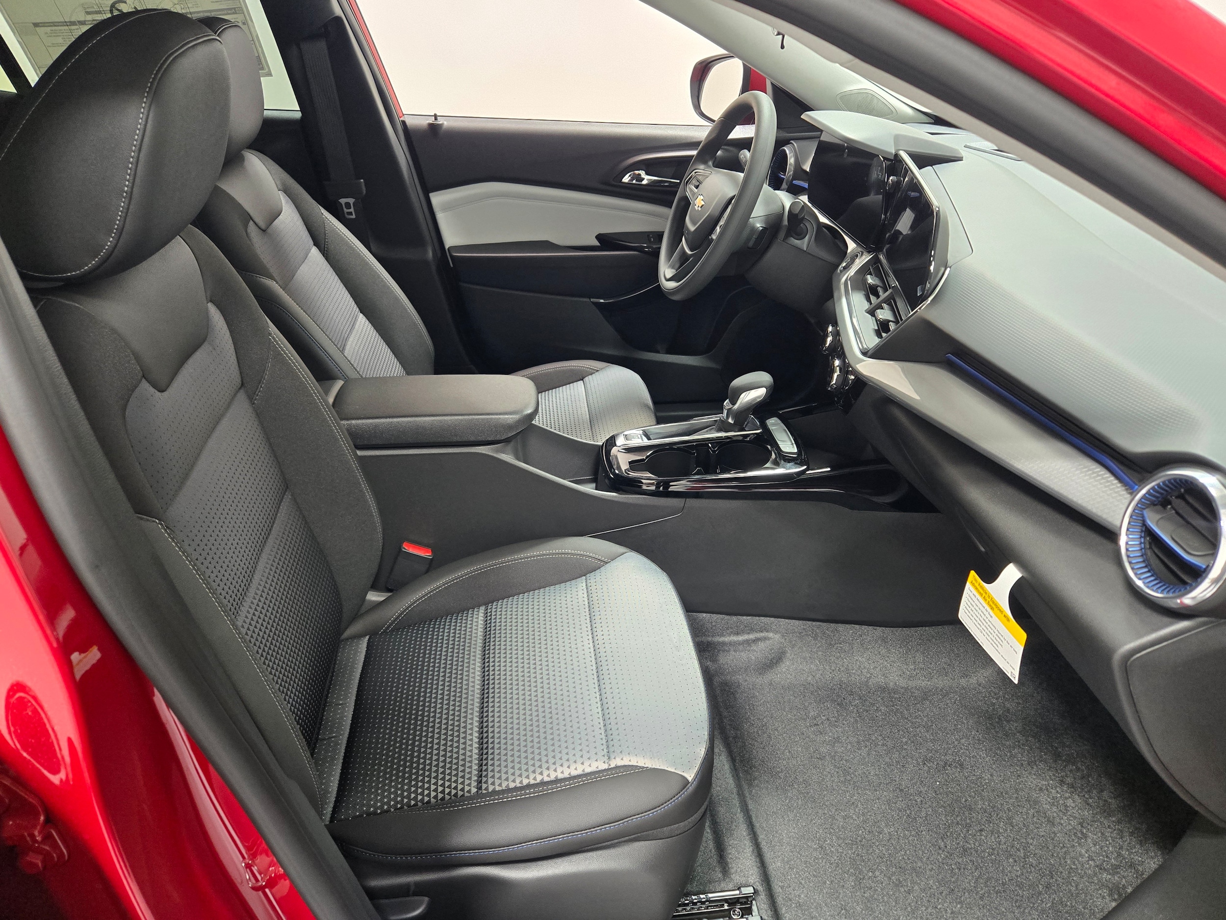 2026 Chevrolet Trax LT - Photo 6