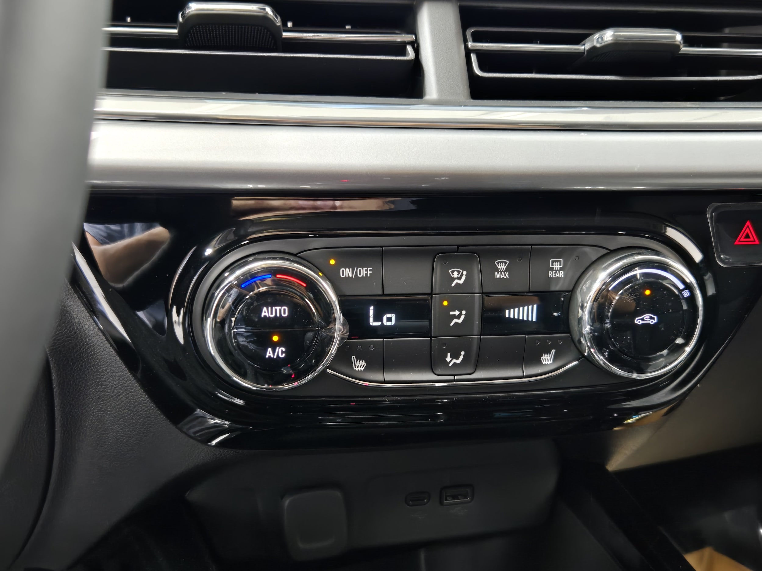 2026 Chevrolet Trax LT - Photo 24