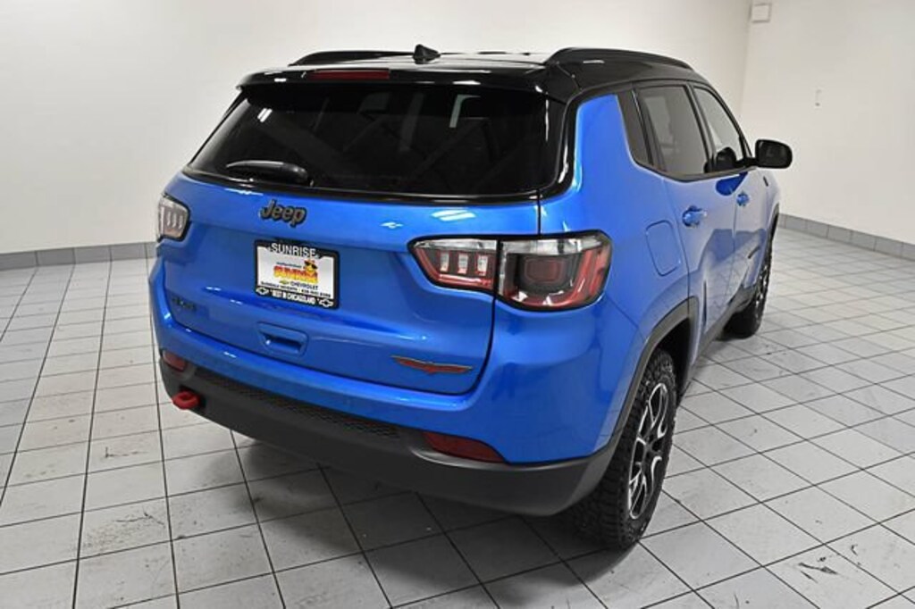 Used 2025 Jeep Compass Trailhawk 4x4 SUV