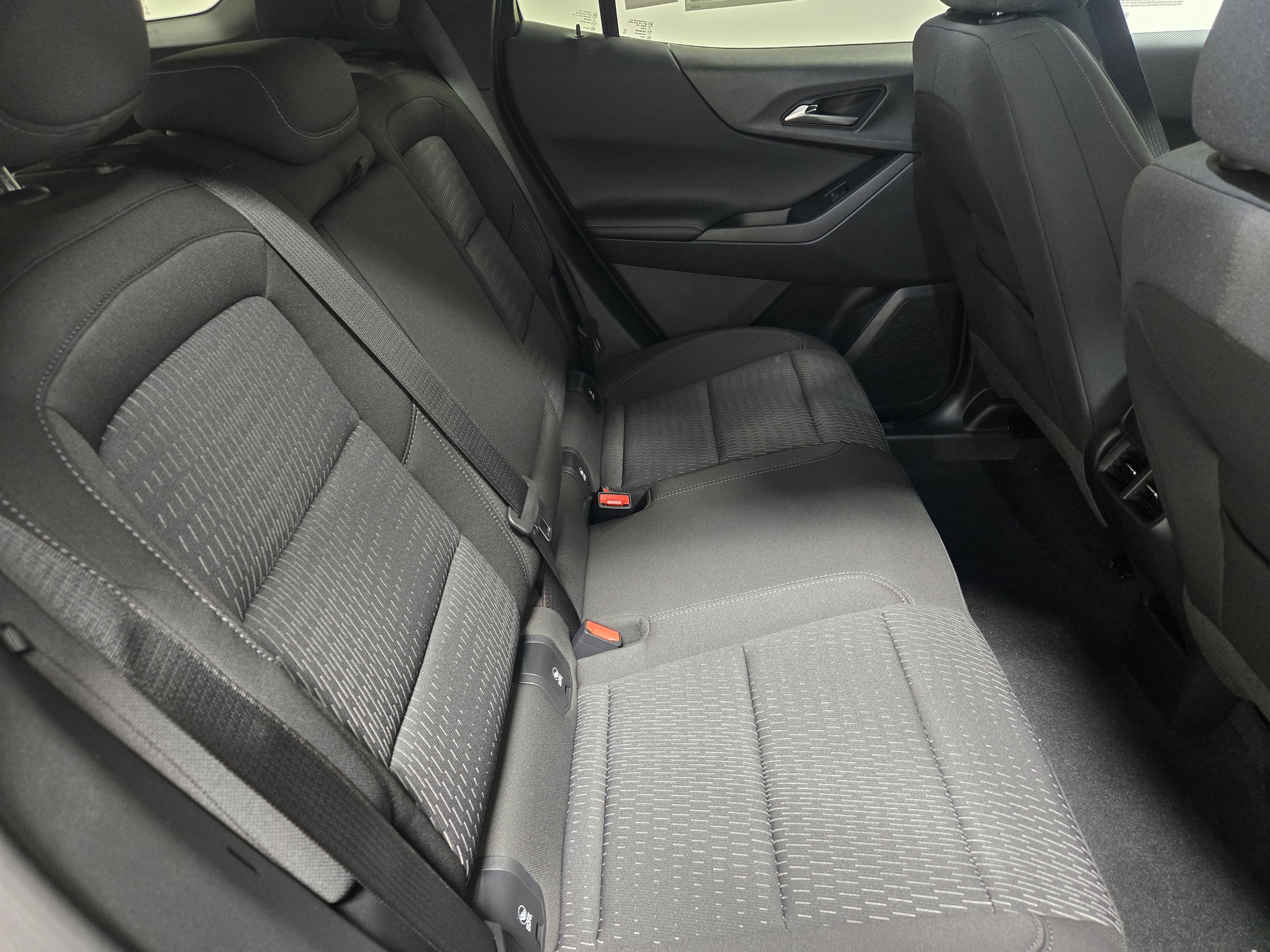 2027 Chevrolet Equinox LT - Photo 8