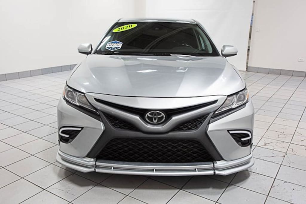 Used 2020 Toyota Camry SE Sedan