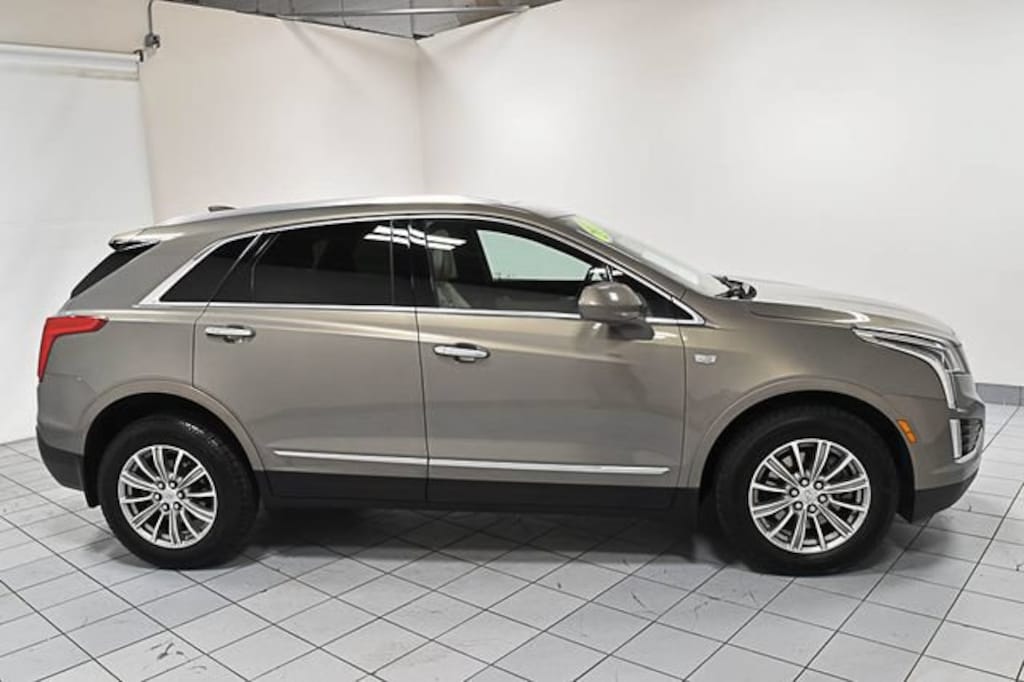 Used 2017 CADILLAC XT5 Luxury AWD SUV