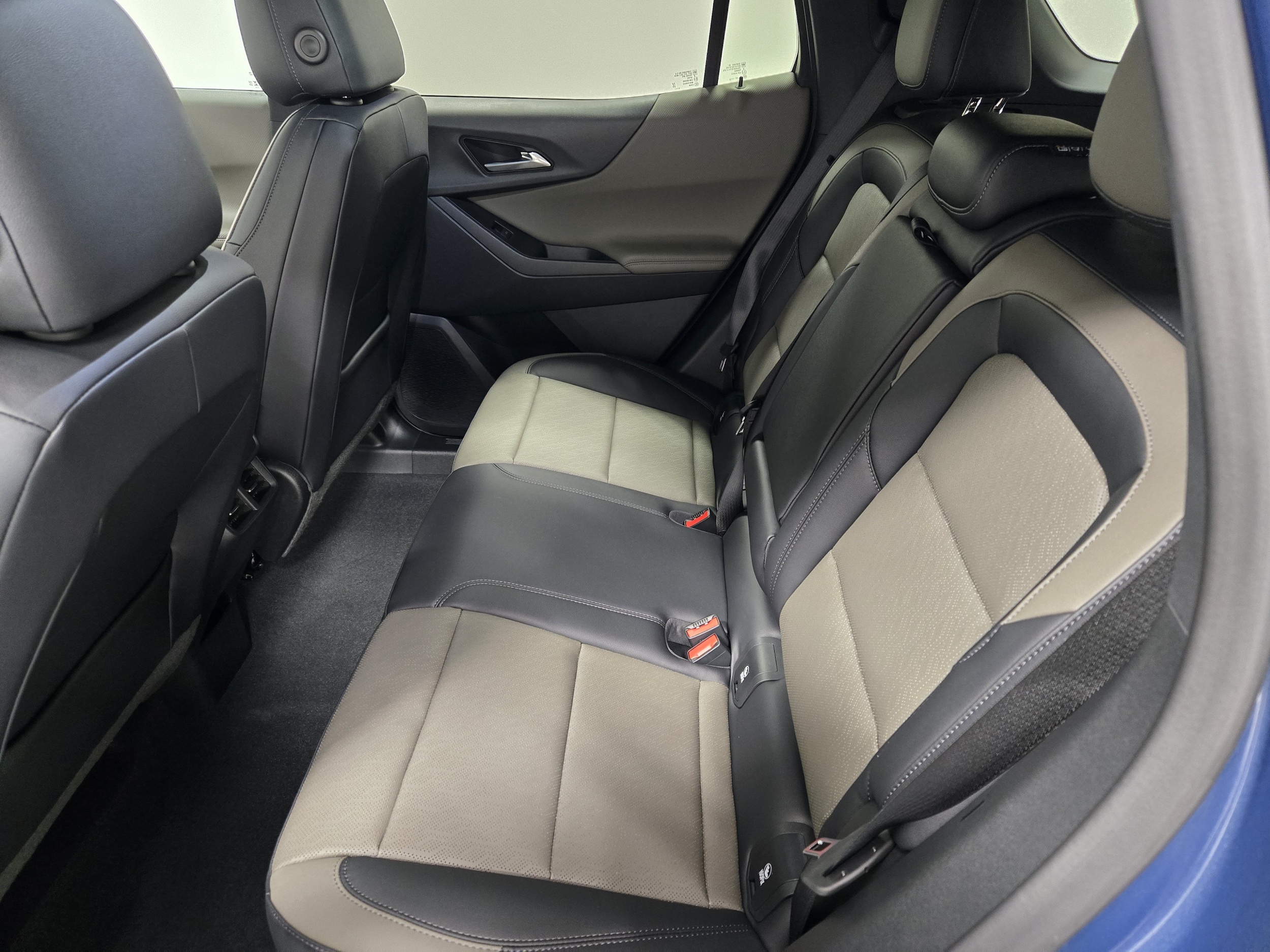2027 Chevrolet Equinox LT - Photo 16