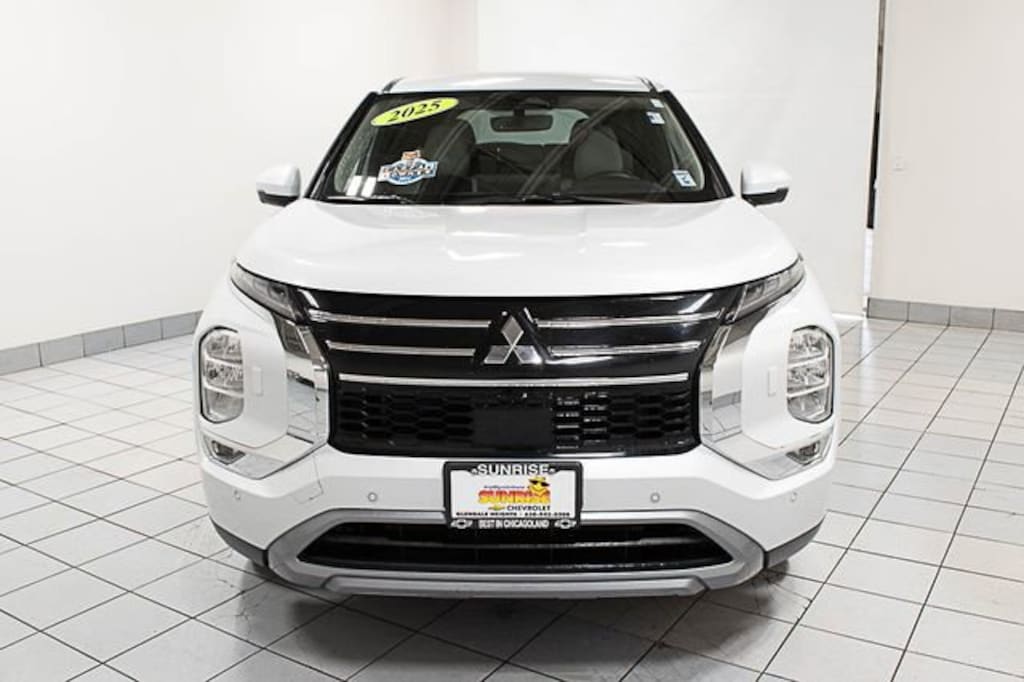 Used 2025 Mitsubishi Outlander SE SUV