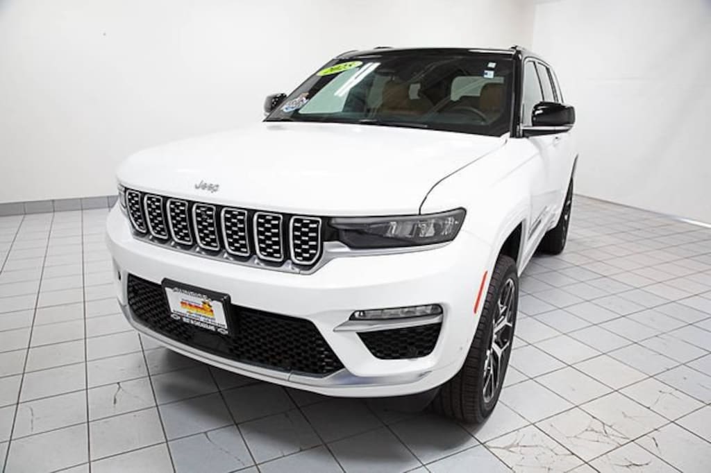Used 2025 Jeep Grand Cherokee Summit Reserve 4x4 SUV