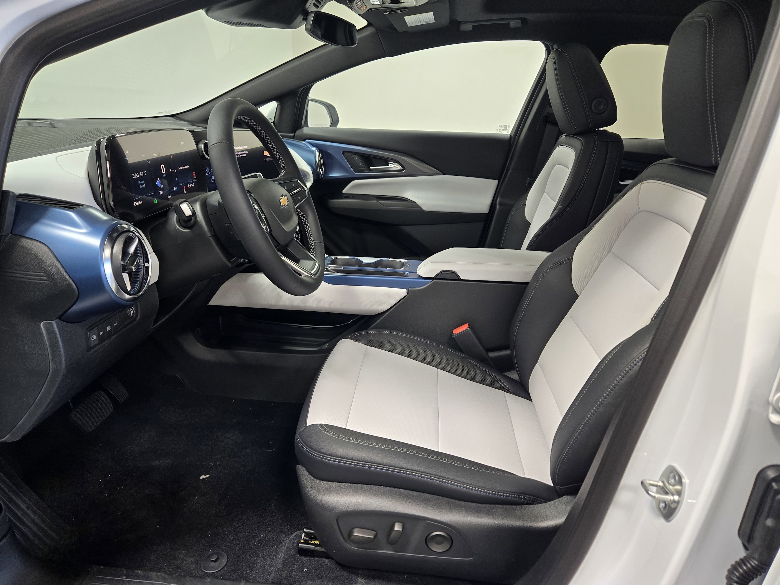 2026 Chevrolet Equinox EV 2LT - Photo 21