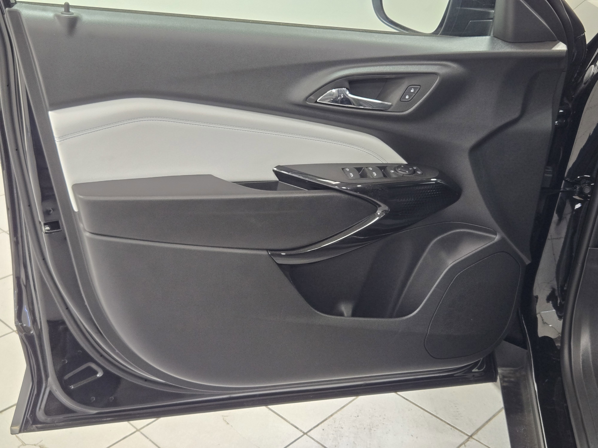2026 Chevrolet Trax LT - Photo 18