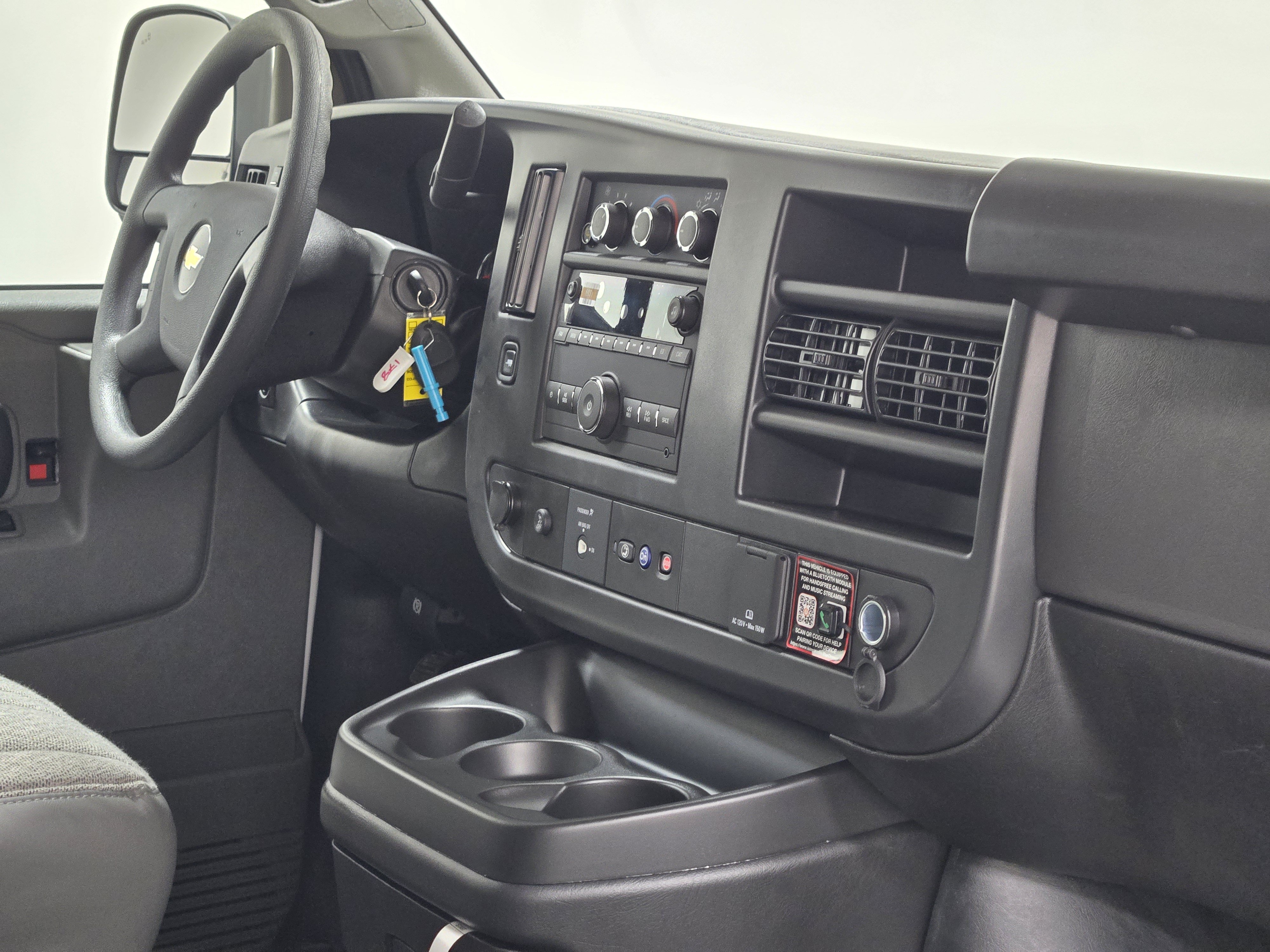2025 Chevrolet Express Cargo Work Van - Photo 7