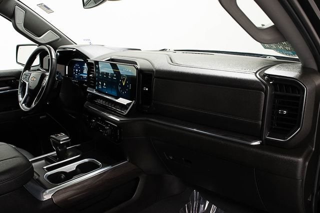 2024 Chevrolet Silverado 1500 LTZ - Photo 17