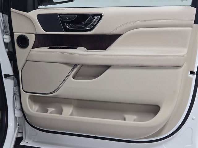 2020 Lincoln Navigator Reserve photo 2