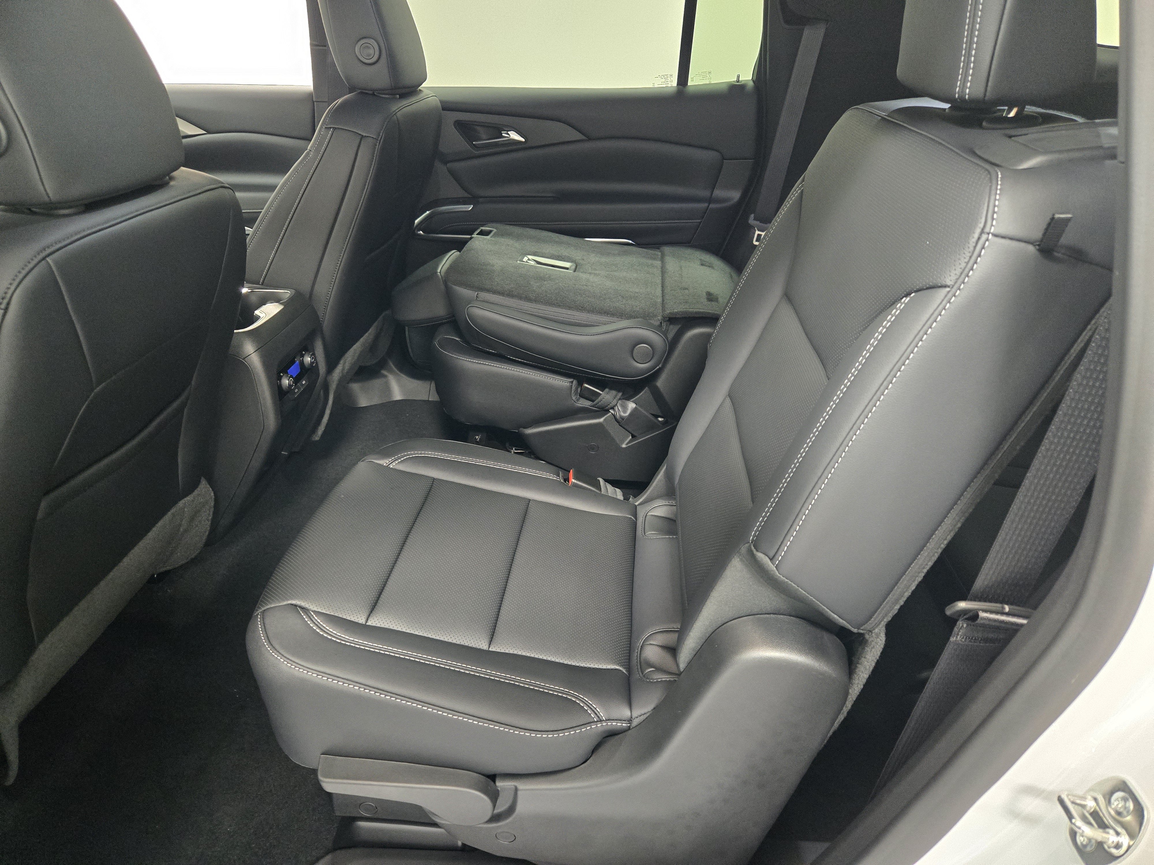 2027 Chevrolet Traverse LT - Photo 17