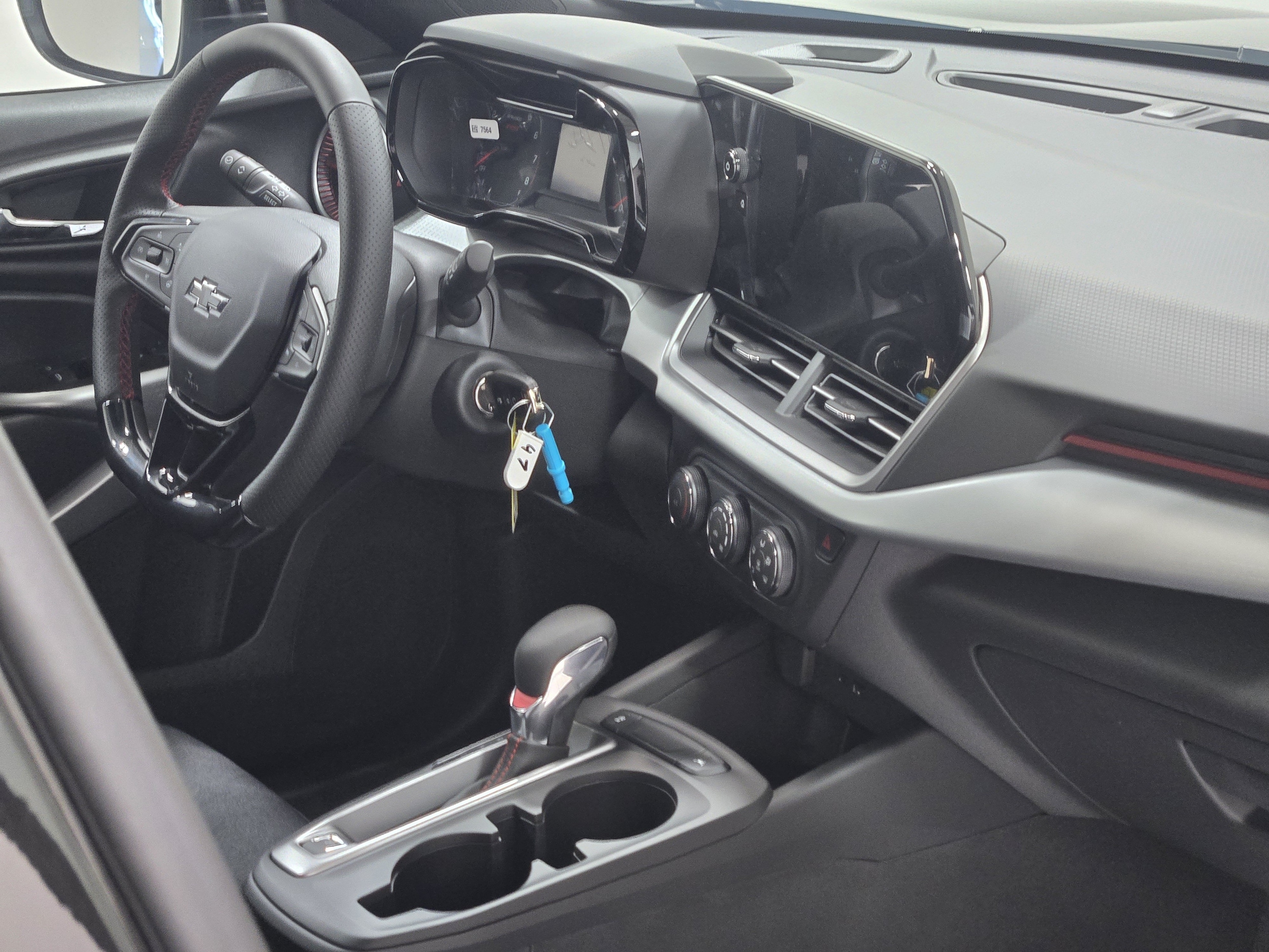 2026 Chevrolet Trax RS - Photo 6