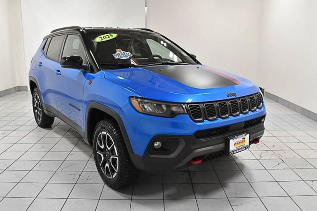 Used 2025 Jeep Compass Trailhawk 4x4 SUV