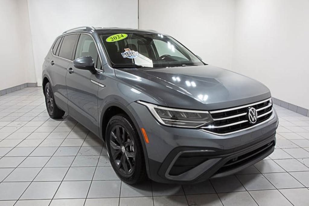 Used 2024 Volkswagen Tiguan SE SUV