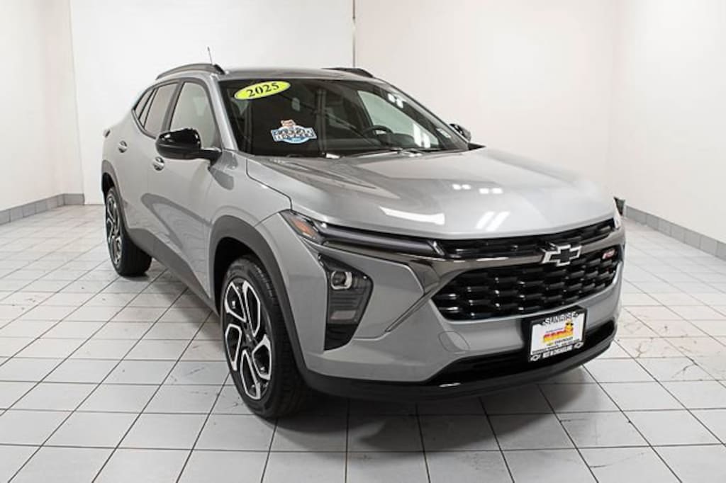 Used 2025 Chevrolet Trax 2RS SUV