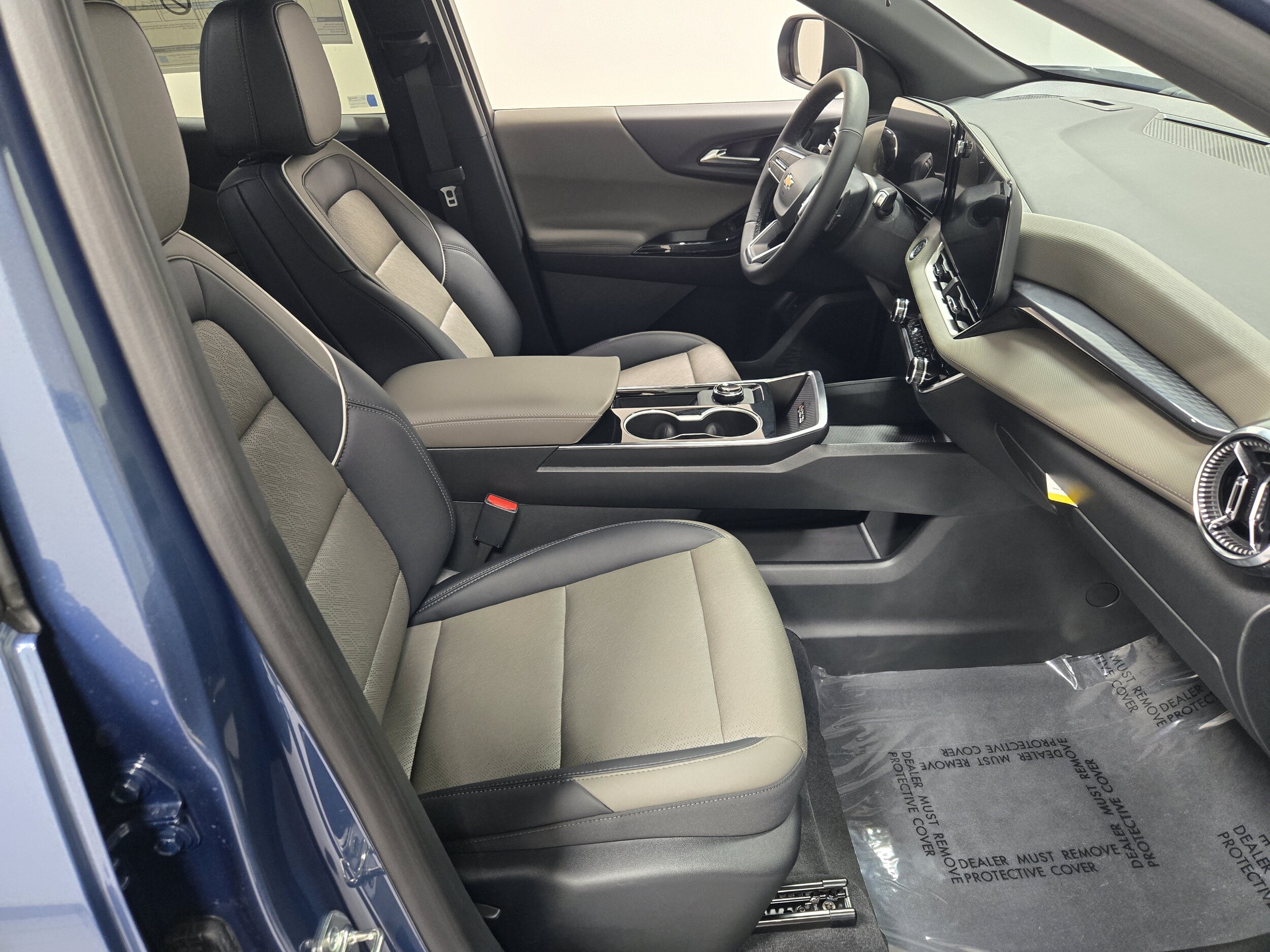 2027 Chevrolet Equinox LT - Photo 6