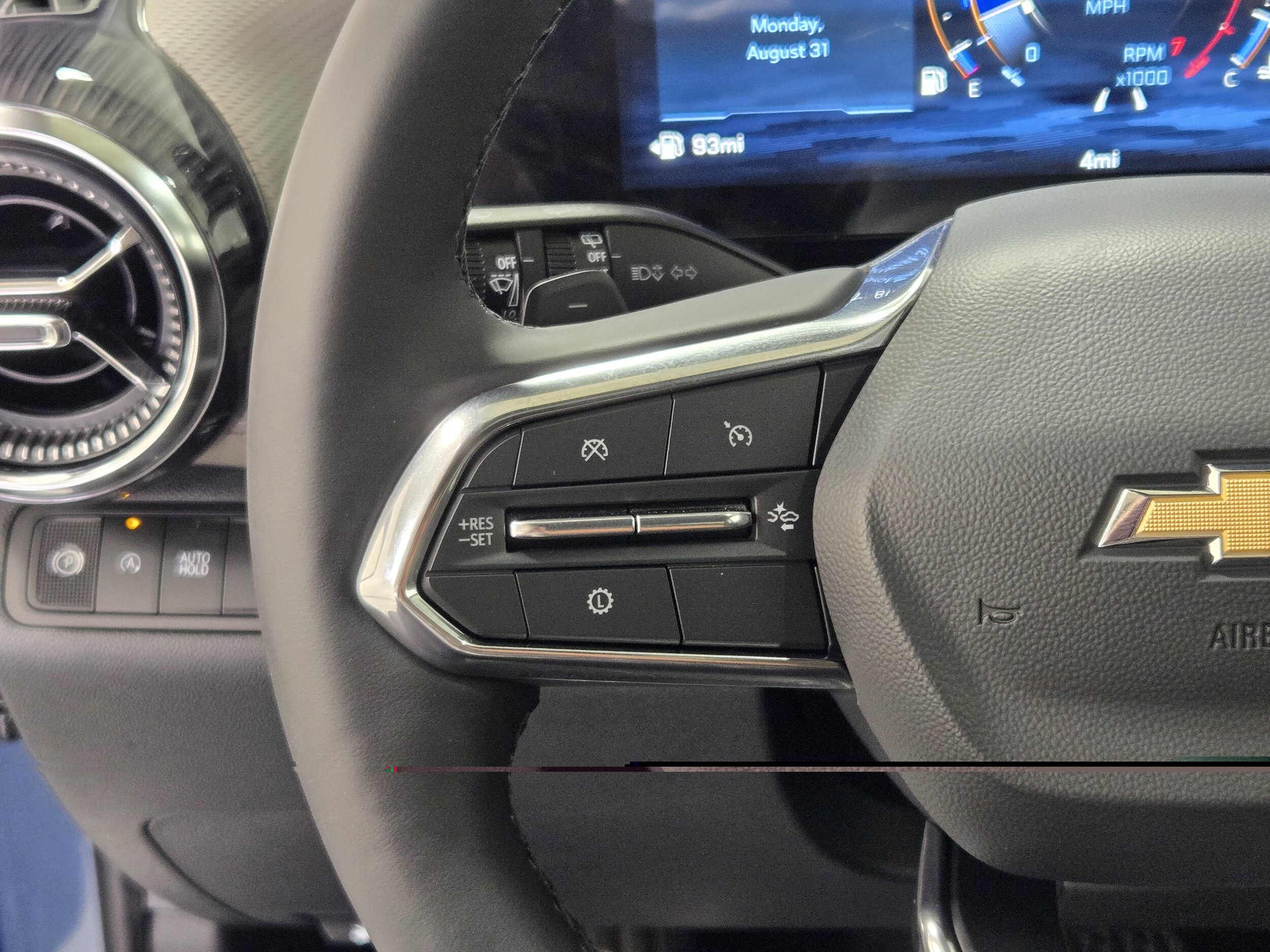 2027 Chevrolet Equinox LT - Photo 28