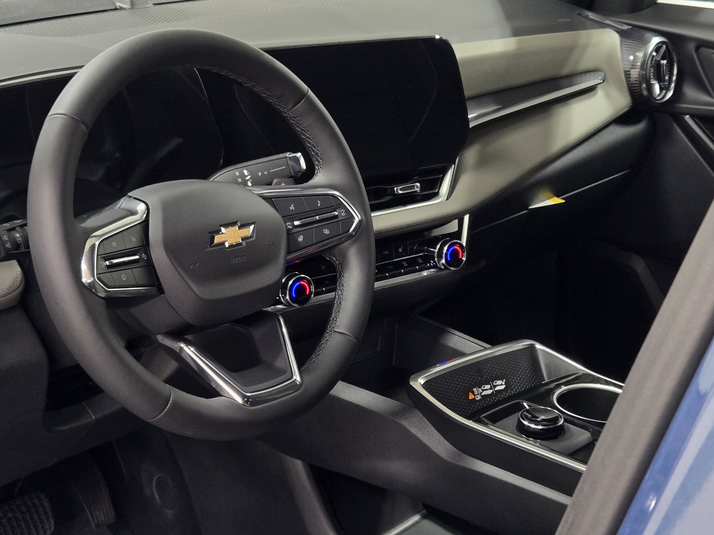 2027 Chevrolet Equinox LT - Photo 23