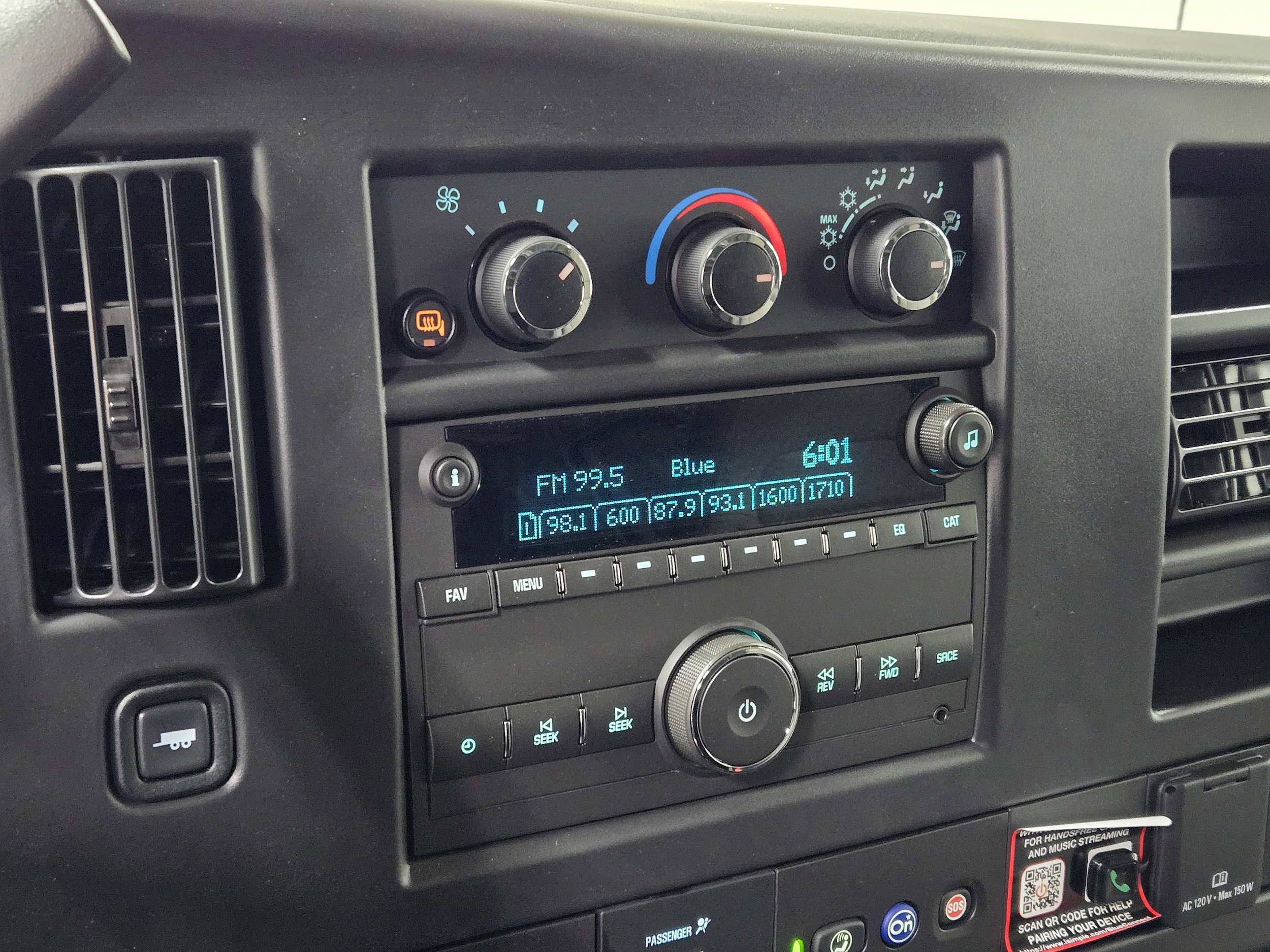 2025 Chevrolet Express Cargo Work Van - Photo 15
