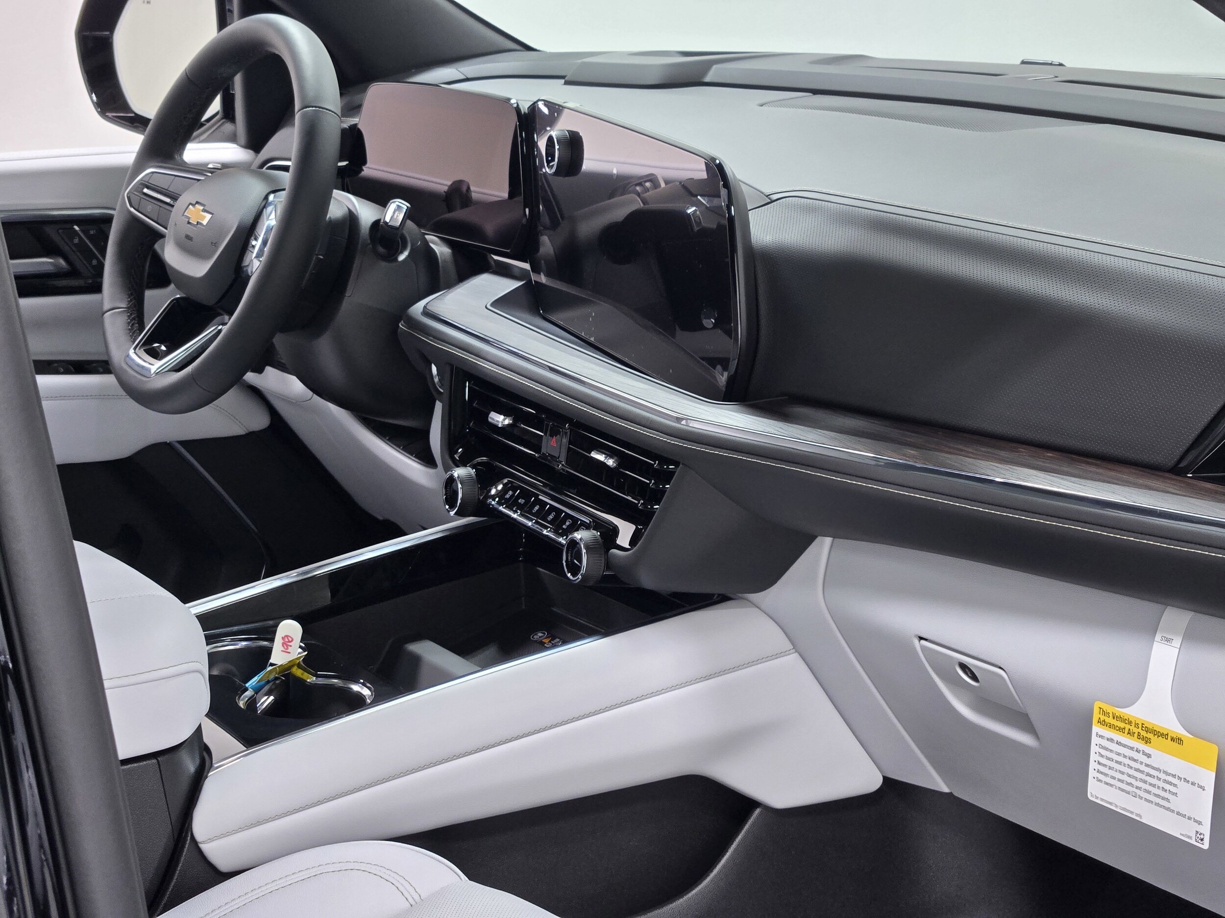 2026 Chevrolet Suburban Premier - Photo 7