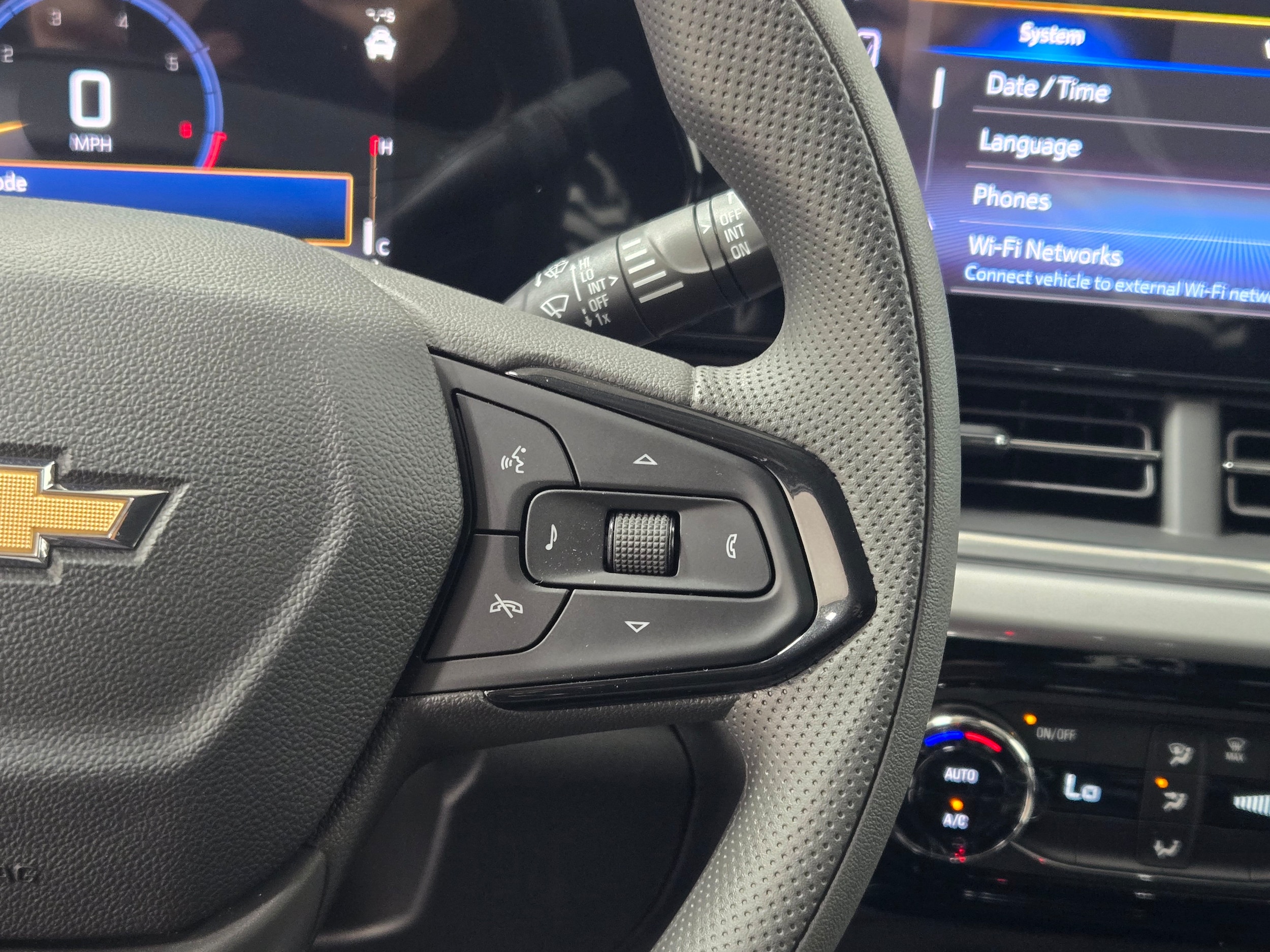 2026 Chevrolet Trax LT - Photo 27