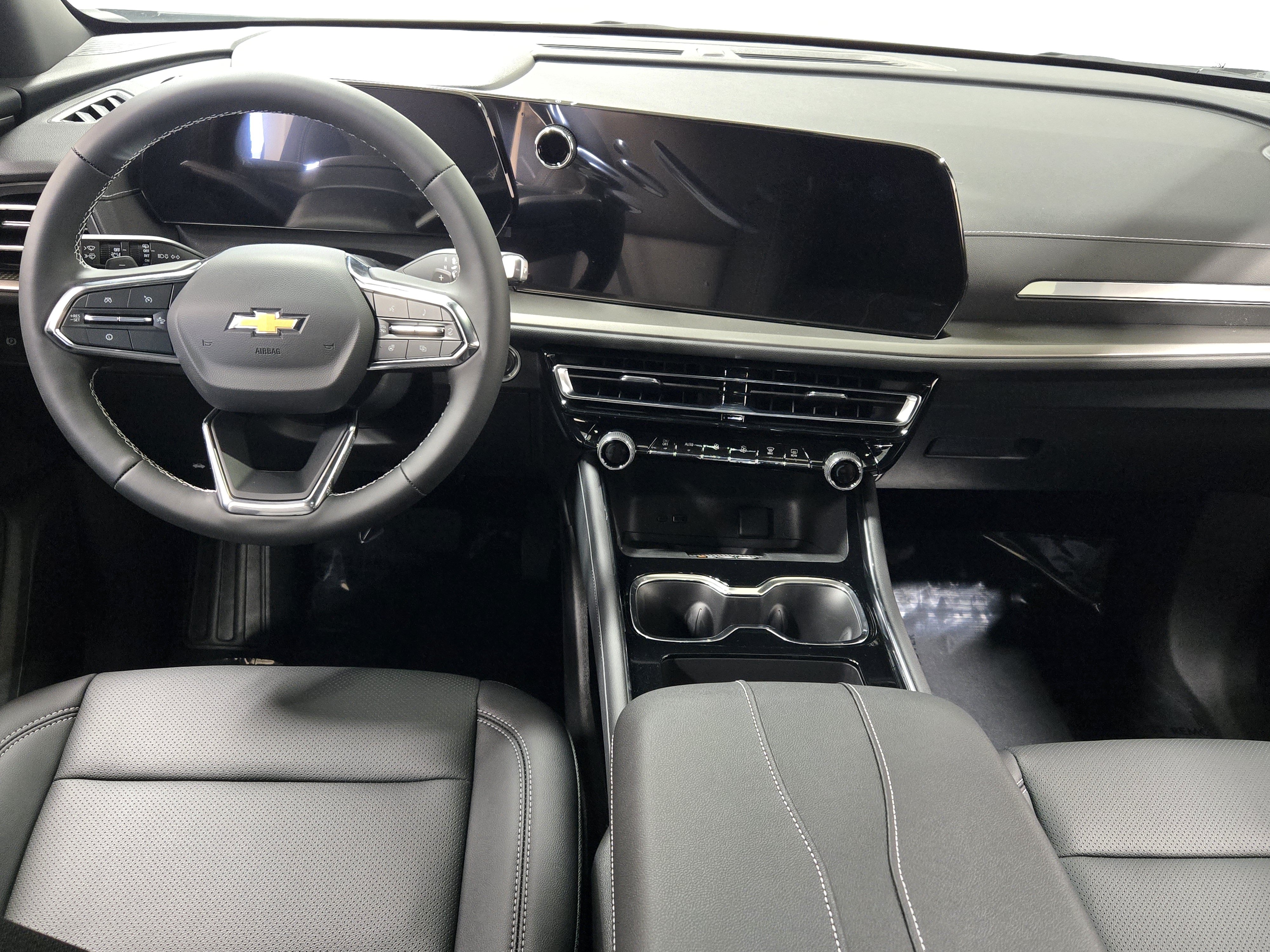 2027 Chevrolet Traverse LT - Photo 19
