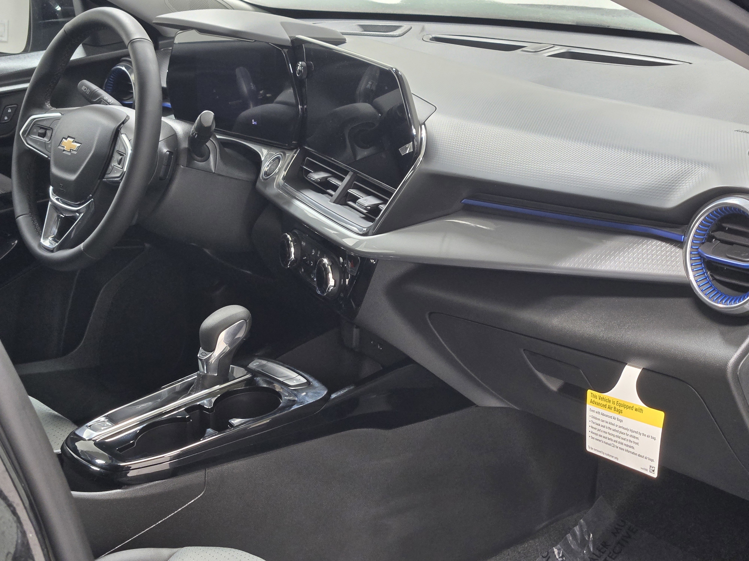 2026 Chevrolet Trax LT - Photo 6