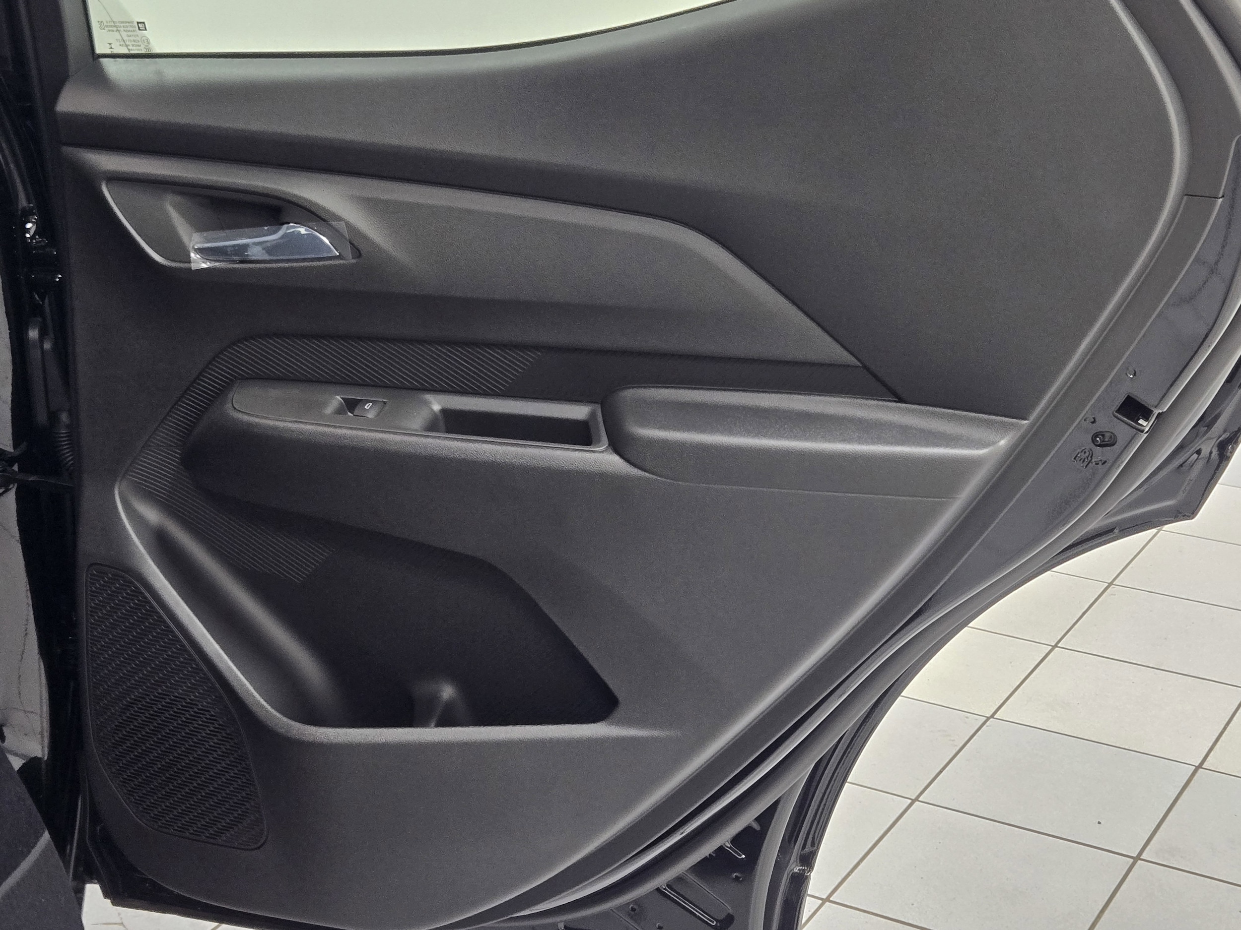 2027 Chevrolet Bolt RS - Photo 9