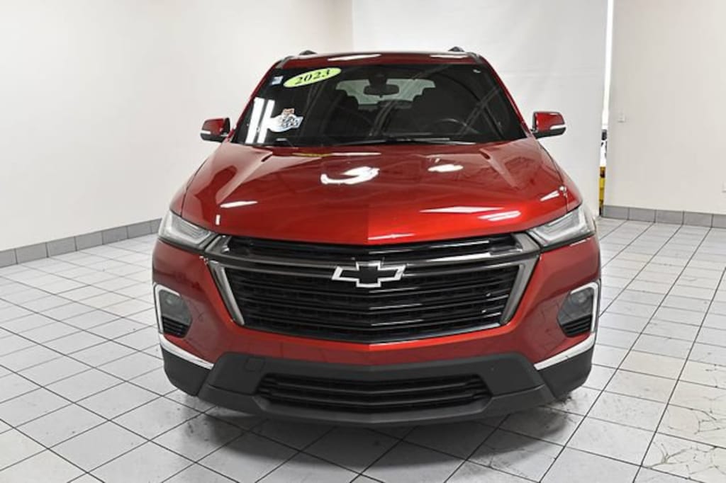 Used 2023 Chevrolet Traverse LT Cloth SUV
