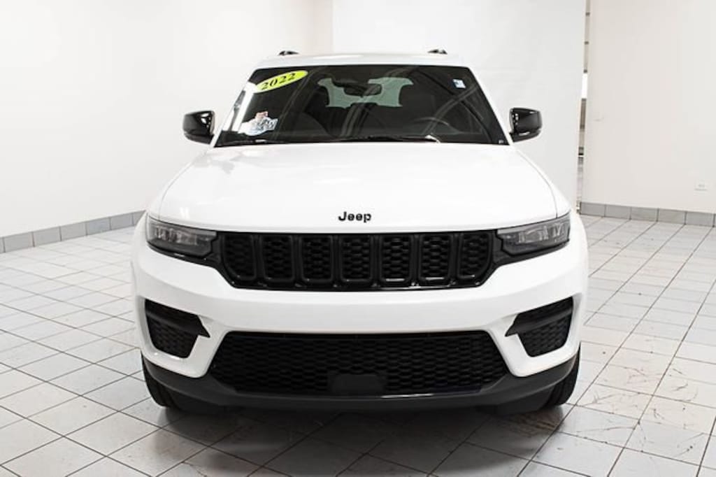 Used 2022 Jeep Grand Cherokee Altitude 4x4 SUV