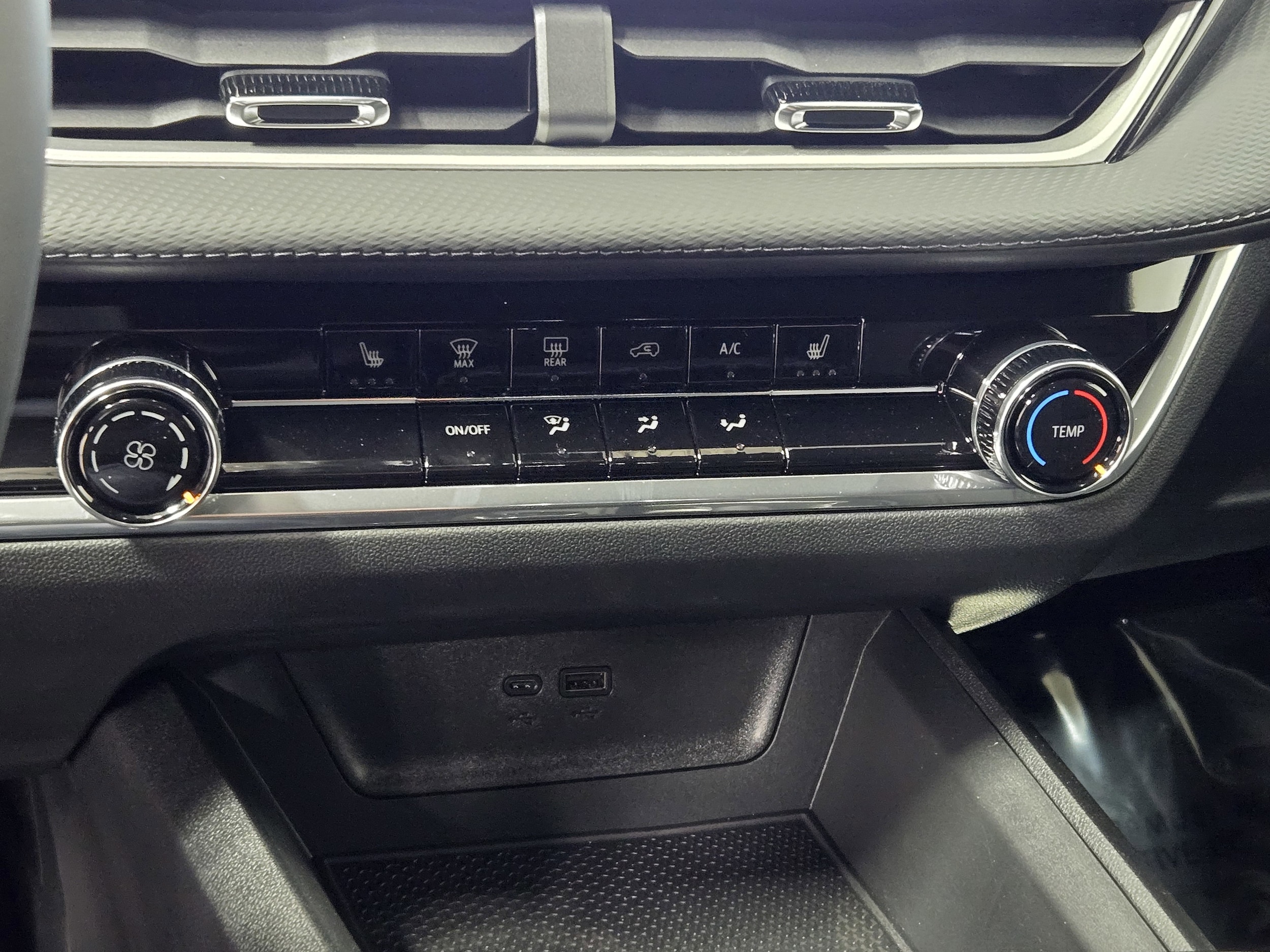 2026 Chevrolet Equinox LT - Photo 25