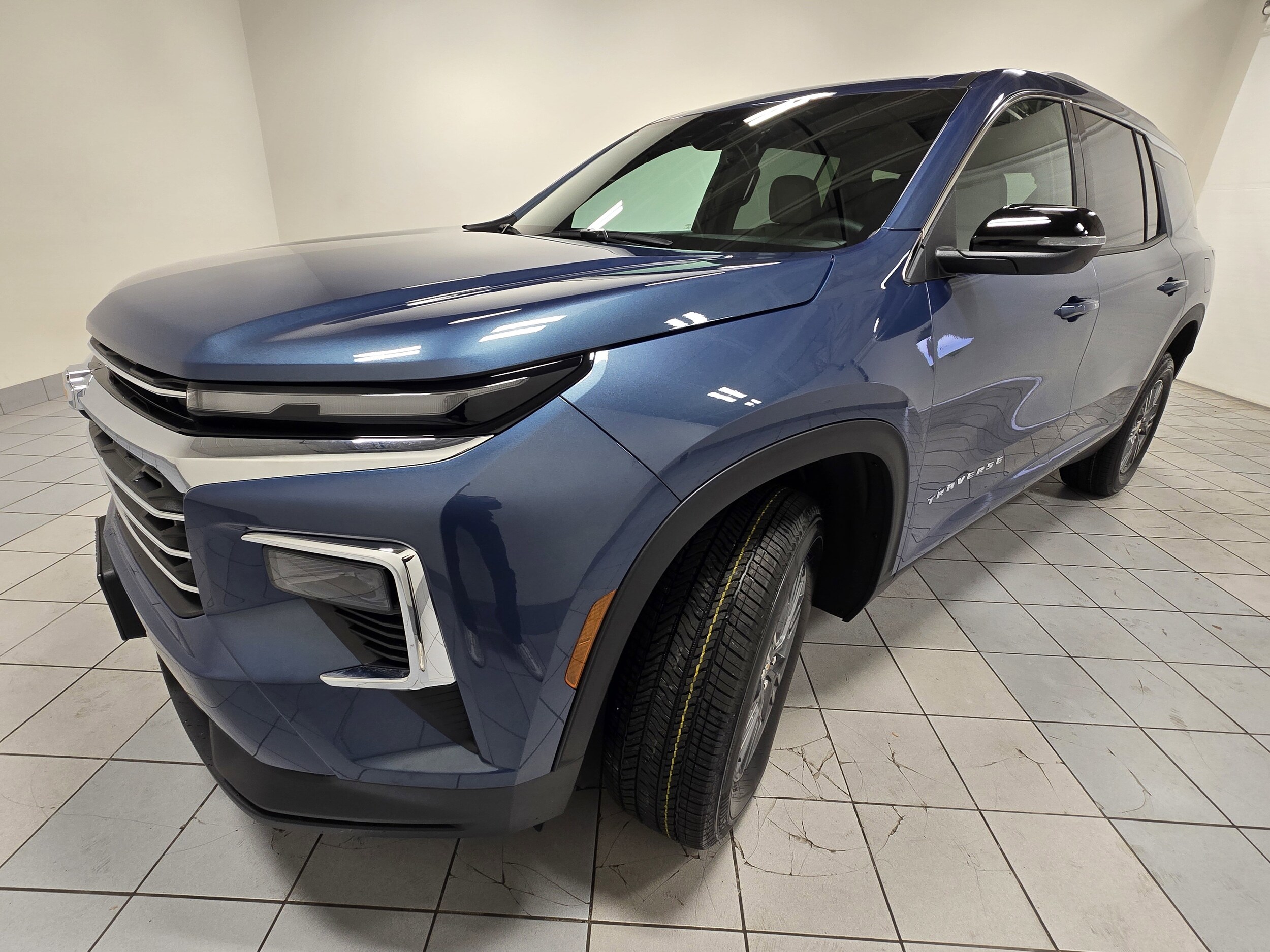 2026 Chevrolet Traverse photo 3