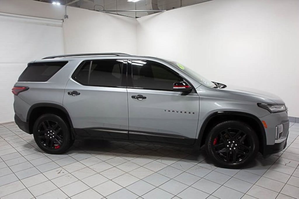 Used 2023 Chevrolet Traverse Premier SUV