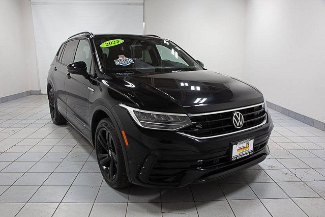 2023 Volkswagen Tiguan SE R-LINE BLACK