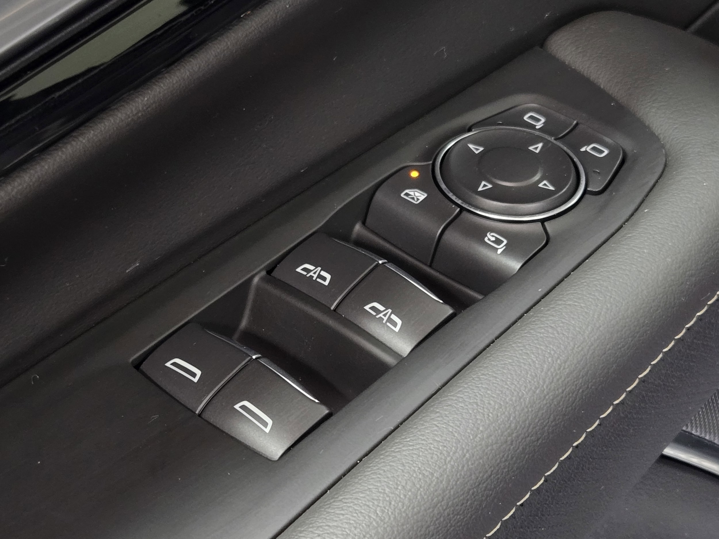 2026 Chevrolet Suburban Premier - Photo 23