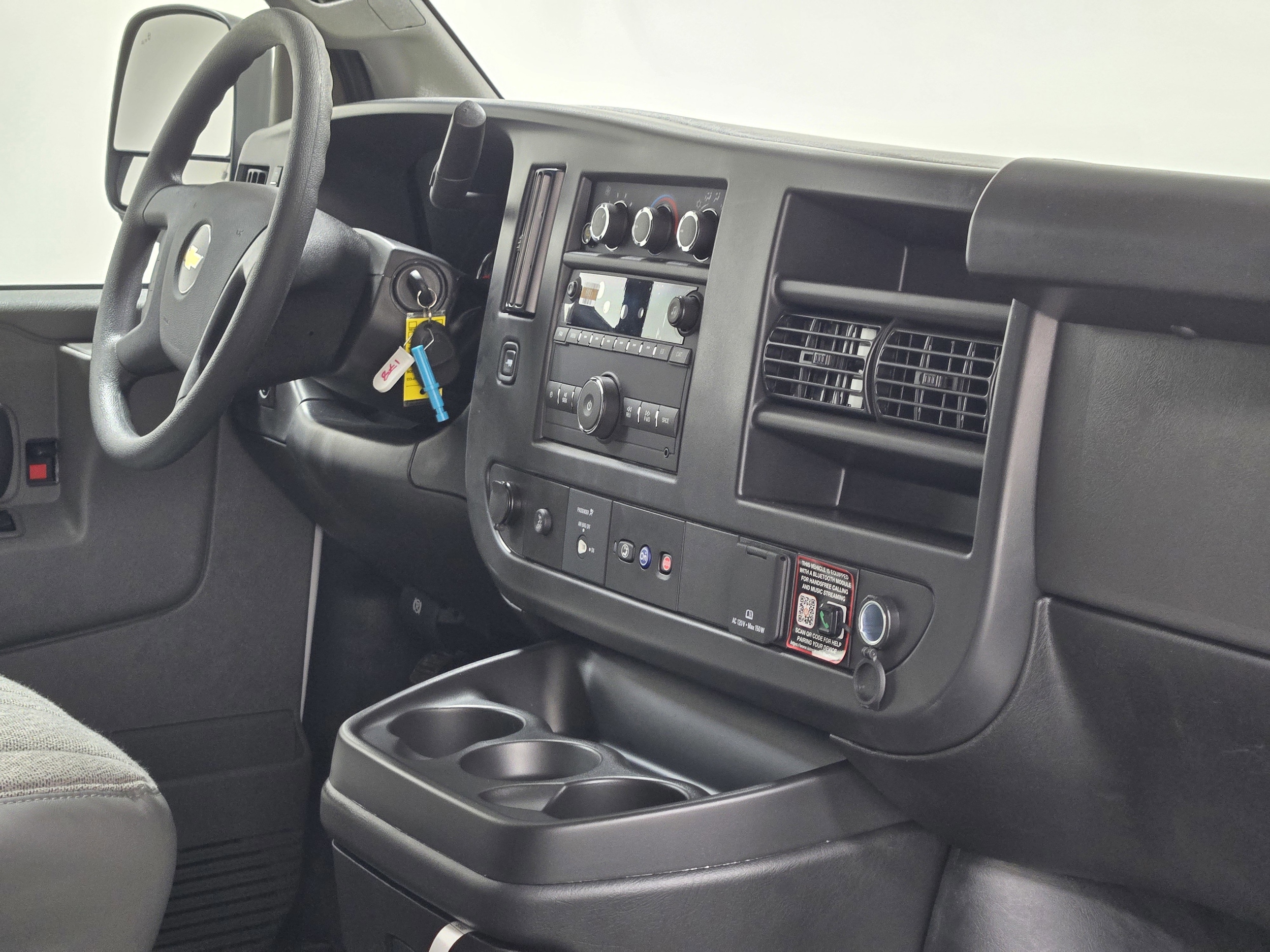 2025 Chevrolet Express Cargo Work Van - Photo 6